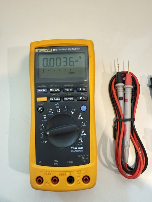 FLUKE 189 TRUE RMS MULTIMETER W/ LEADS & CLIPS - SHIPS FAST