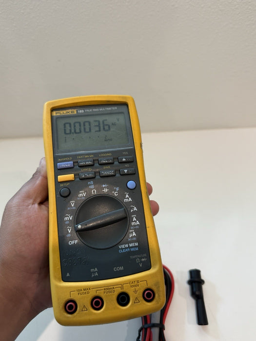 FLUKE 189 TRUE RMS MULTIMETER W/ LEADS & CLIPS - FREE SHIPPING