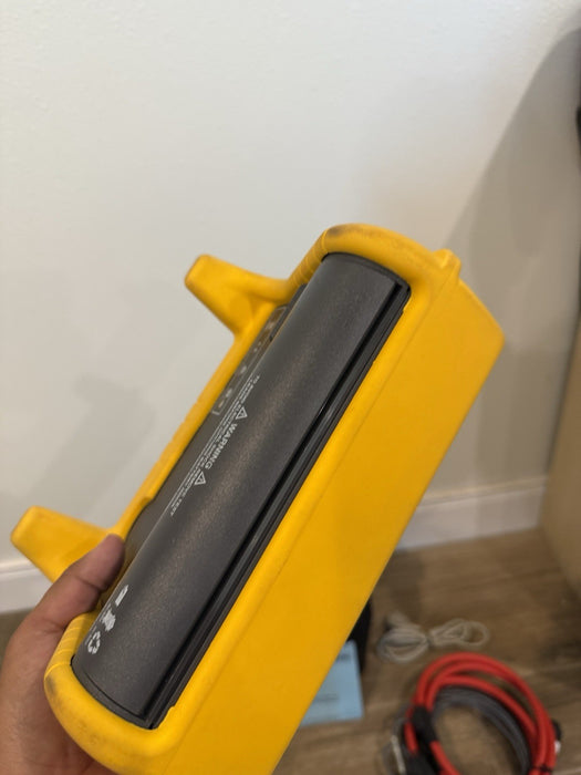 FLUKE 1735 THREE-PHASE POWER LOGGER W/ PROBES & CASE & CHARGER - FREE SHIPPING