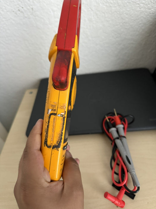 FLUKE 337 TRUE RMS AC/DC CLAMP METER W /LEADS - SHIPS FAST