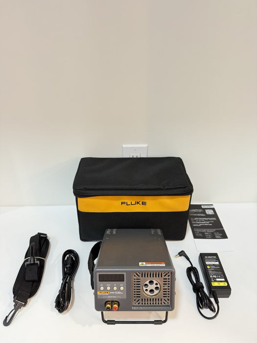 FLUKE 9140 DRY-WELL CALIBRATOR W/BAG & CHARGER (TESTED) SHIPS FAST
