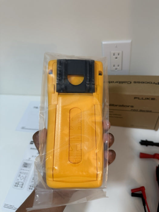 FLUKE 725/FPC PROCESS CALIBRATOR W/ 1 YEAR PREMIUM CARE MFD-2025 CALIBRATED 2025