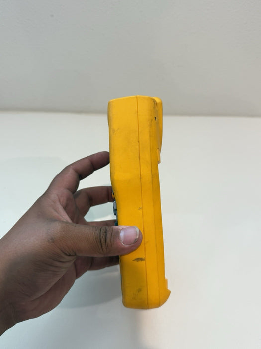 FLUKE 712B RTD CALIBRATOR  (PARTS ONLY) FOR PARTS