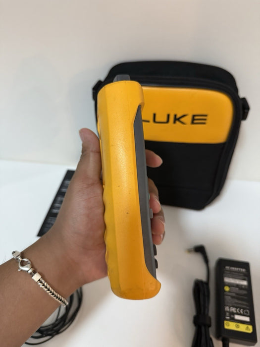 FLUKE 1524 REFERENCE THERMOMETER W/ PROBE & BAG (TESTED) FREE SHIPPING