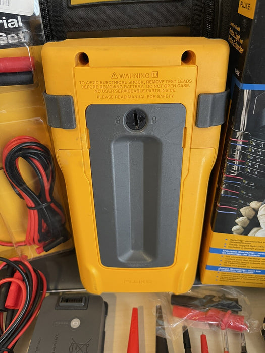 Fluke 754 Documenting Process Calibrator with HART Communication W/ NÉW TL220