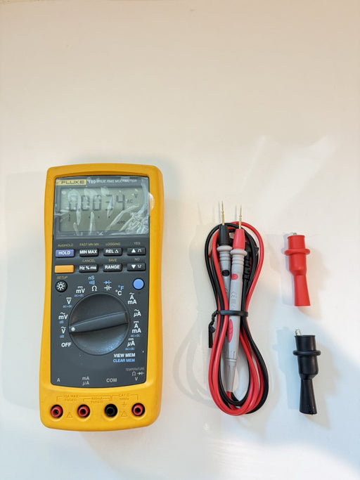 FLUKE 189 TRUE RMS MULTIMETER W/ LEADS & CLIPS - FREE SHIPPING