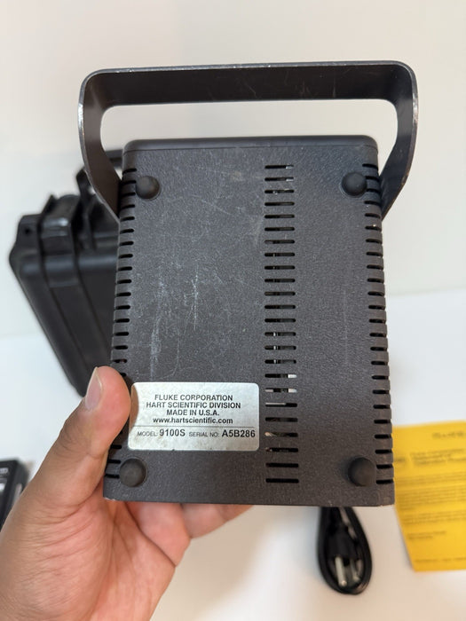 FLUKE 9100S DRY-WELL CALIBRATOR W/ BAG & CHARGER  TRANSCAT 5853T - TESTED