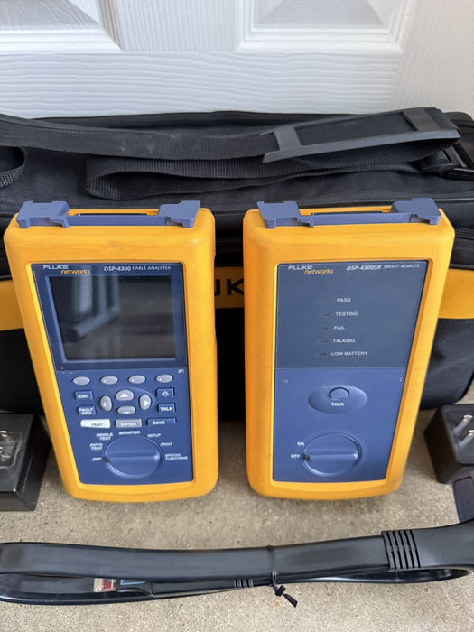 FLUKE NETWORKS DSP4300 DSP-4300 CABLE ANALYZER KIT W/ ACCESSORIES (TESTED)