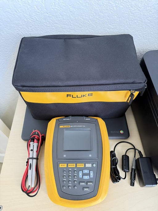 FLUKE 830 LASER ALIGNMENT TOOL W/BAG & CHARGER INCLUDED / SHIPS FAST