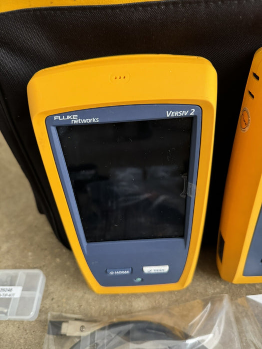 FLUKE DSX2-5000 CABLE ANALYZER KIT (CALIBRATED 2024) FREE SHIPPING / SHIPS FAST