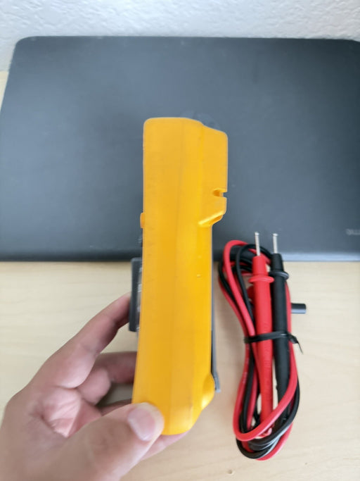 FLUKE 116 TRUE RMS DIGITAL MULTIMETER W / LEADS -SHIPS FAST