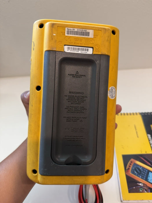 FLUKE 867B GRAPHICAL MULTIMETER W/LEADS & MANUALS - SHIPS FAST