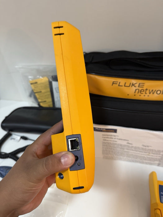 FLUKE NETWORKS VERSIV OPTIFIBER PRO OTDR KIT W/ QUAD OTDR MODULE & ACCESSORIES