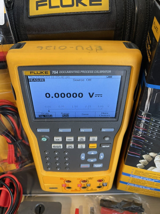 Fluke 754 Documenting Process Calibrator with HART Communication W/ NÉW TL220