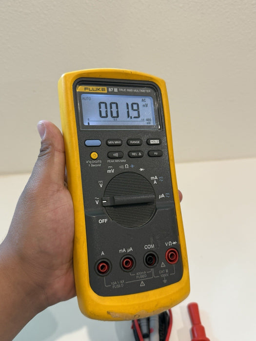 FLUKE 87 III TRUE RMS MULTIMETER W/LEADS & CLIPS - SHIPS FAST