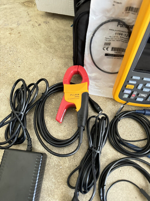 FLUKE 125B/NA INDUSTRIAL SCOPEMETER  40MHz HANDHELD OSCILLOSCOPE 1HZ TO 70HZ