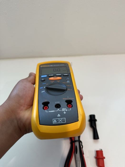 FLUKE 1507 INSULATION MULTIMETER W/ LEADS & CLIPS - SHIPS FAST