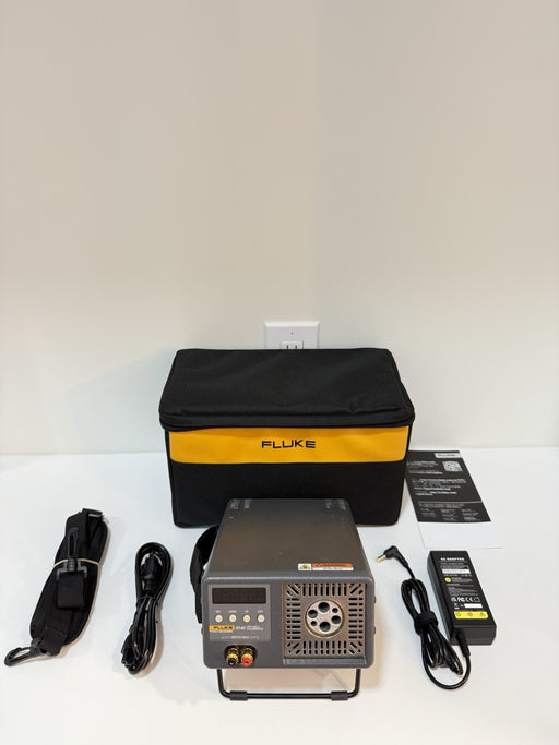 FLUKE 9140 DRY-WELL CALIBRATOR W/BAG & CHARGER (TESTED) SHIPS FAST