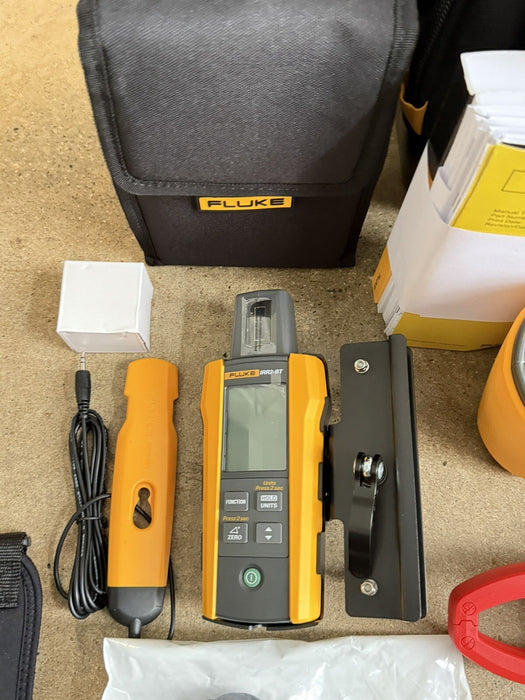 FLUKE SMFT-1000/PRO MULTIFUNCTION PV TESTER & PERFORMANCE ANALYZER (NEW SEALED)