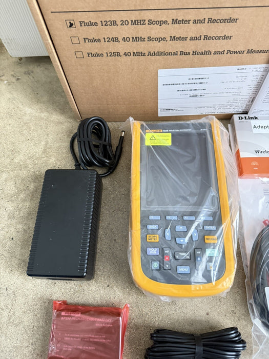 FLUKE 123B/NA INDUSTRIAL SCOPEMETER 20MHZ (NEW FACTORY SEALED)SHIPS FAST MFD2024