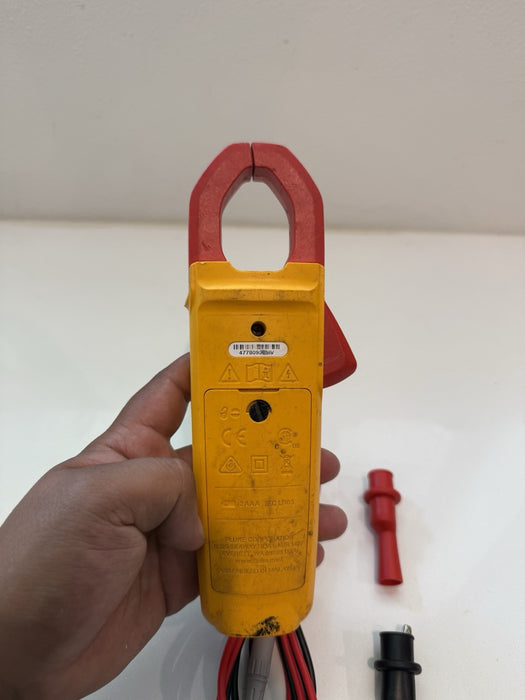 FLUKE 323 TRUE RMS CLAMP METER W/ LEADS - SHIPS FAST (TESTED)