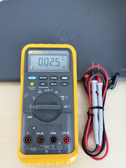 FLUKE 87 III TRUE RMS DIGITAL MULTIMETER W/ LEADS - SHIPS FAST (GOOD CONDITION)