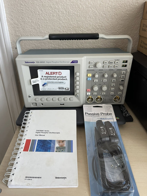  Tektronix TDS 3052C Digital Phosphor Oscilloscope 500MHz 2CH 