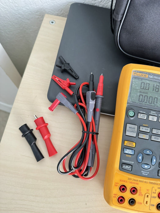 Fluke 726 Precision Multifunction Process Calibrator /W NEW LEADS & BAG & CLIPS