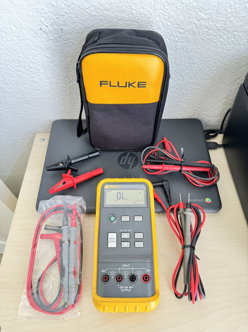 FLUKE 712 RTD PROCESS CALIBRATOR W/ACCESSORIES & BAG - FREE SHIPPING (TESTED)