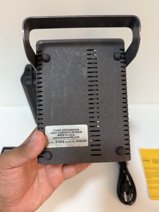 FLUKE 9100S DRY-WELL CALIBRATOR W/ BAG & CHARGER  TRANSCAT 5853T - TESTED