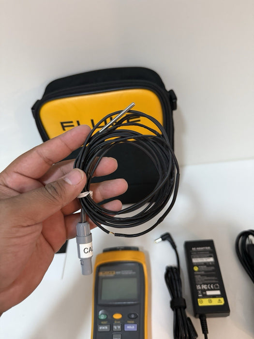 FLUKE 1523 REFERENCE THERMOMETER W/ PROBE & BAG (FREE SHIPPING ) TESTED