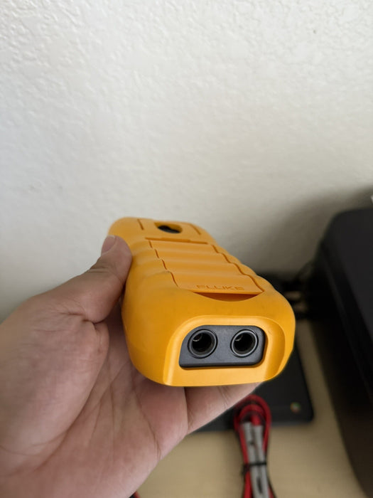 FLUKE 707 INDUSTRIAL LOOP CALIBRATOR METER (SHIPS FAST) W/ LEADS