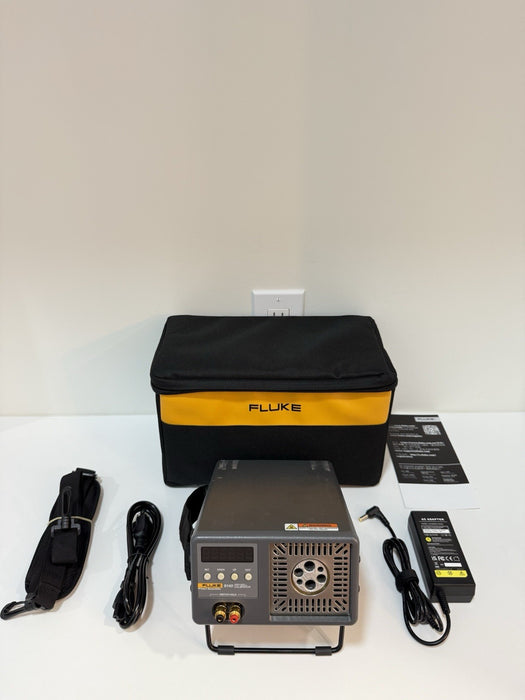 FLUKE 9140 DRY-WELL CALIBRATOR W/BAG & CHARGER (TESTED) SHIPS FAST