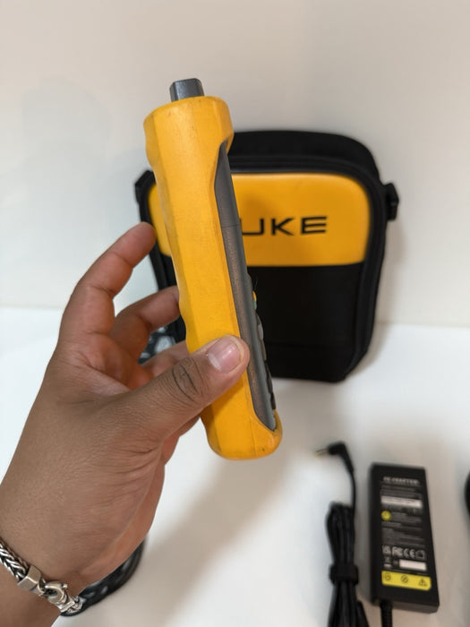 FLUKE 1523 REFERENCE THERMOMETER W/ PROBE & BAG (FREE SHIPPING ) TESTED
