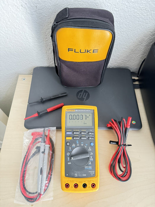 FLUKE 189 TRUE RMS MULTIMETER W/ LEADS & BAG - FREE SHIPPING