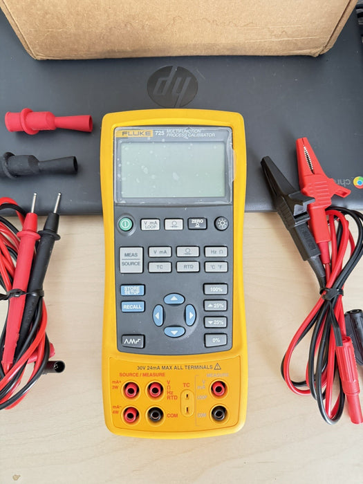 FLUKE 725 MULTIFUNCTION PROCESS CALIBRATOR W / FACTORY BOX -EXCELLENT CONDITION