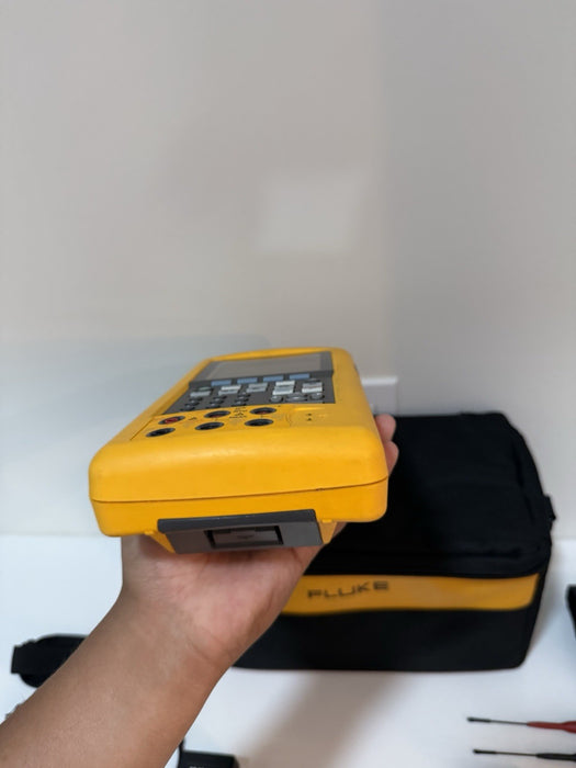 FLUKE 744 PROCESS CALIBRATOR W/ NEW LEAD SET & BAG (TESTED) SHIPS FAST