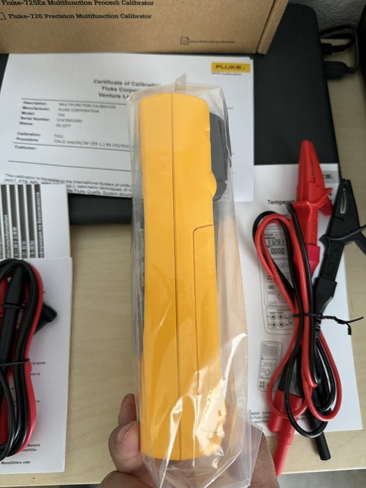 FLUKE 724 TEMPERATURE CALIBRATOR - CALIBRATED 2022 / NEW SEALED - FREE SHIPPING