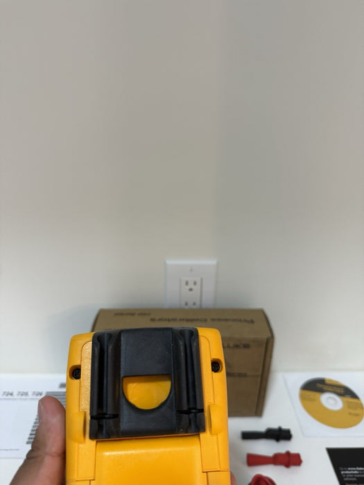 FLUKE 724 TEMPERATURE CALIBRATOR METER / NEW SEALED - FREE SHIPPING (TESTED) NEW
