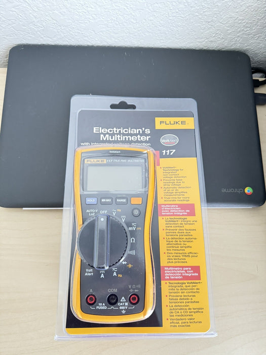 FLUKE 117 TRUE RMS MULTIMETER / NEW SEALED - FREE SHIPPING