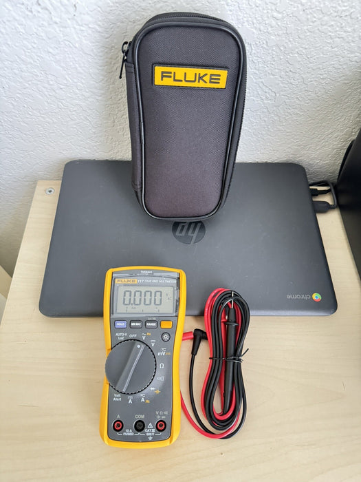FLUKE 117 DIGITAL MULTIMETER W/ INTEGRATED VOLTAGE DETECTION W/BAG & LEADS - NEW