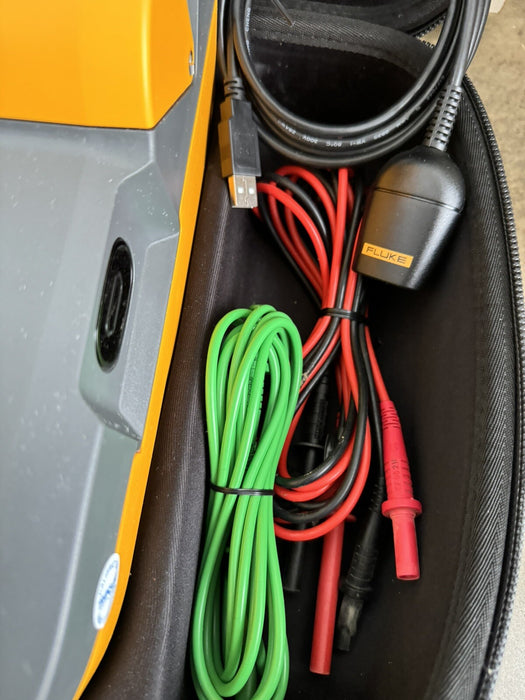 FLUKE 1550C 5KV INSULATION TESTER W CASE & LEADS /CALIBRATED 2024 -FREE SHIPPING