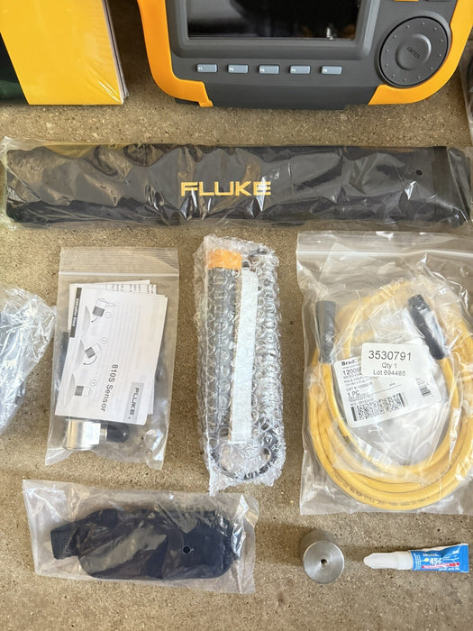 FLUKE 810 VIBRATION TESTER W /TACHOMETER & TRIAXIAL ACCELEROMETER/FREE SHIPPING