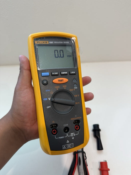 FLUKE 1507 INSULATION MULTIMETER W/ LEADS & CLIPS - SHIPS FAST