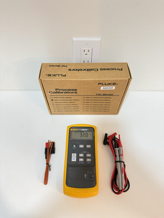 FLUKE 714 THERMOCOUPLE TEMPERATURE CALIBRATOR (NEW FACTORY SEALED) SHIPS FAST