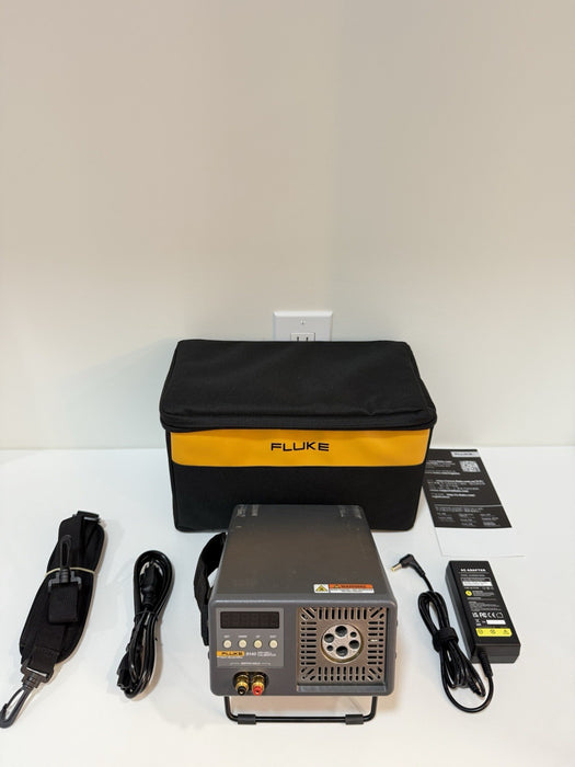 FLUKE 9140 DRY-WELL CALIBRATOR W/BAG & CHARGER (TESTED) SHIPS FAST