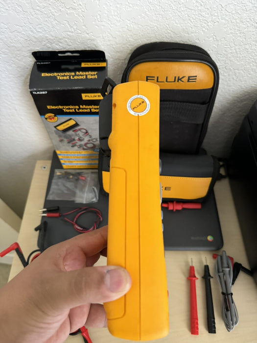 FLUKE 725 MULTIFUNCTION PROCESS CALIBRATOR W / NEW TLK287 LEAD KIT - FREE SHIPS