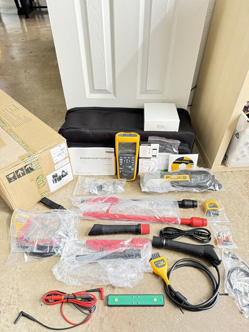 FLUKE BT520 BATTERY ANALYZER KIT / NEW SEALED - FREE SHIPPING