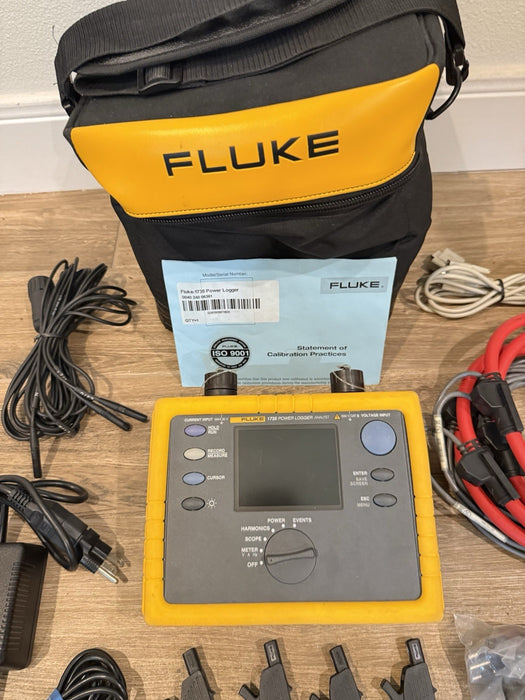 FLUKE 1735 THREE-PHASE POWER LOGGER W/ PROBES & CASE & CHARGER - FREE SHIPPING
