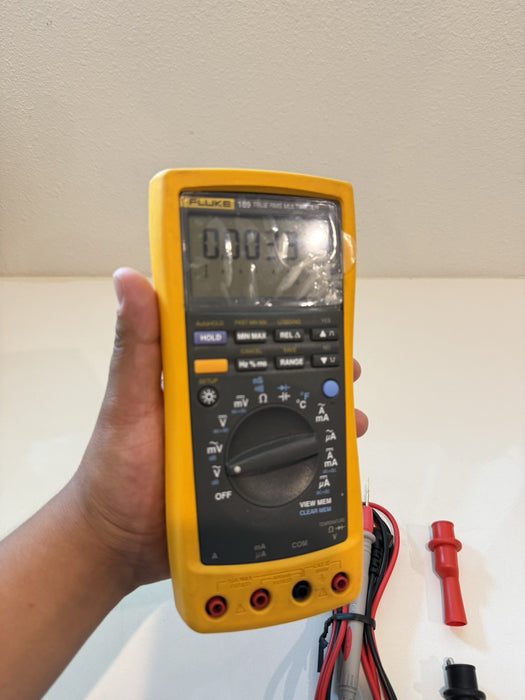 FLUKE 189 TRUE RMS MULTIMETER W/ LEADS & CLIPS - FREE SHIPPING